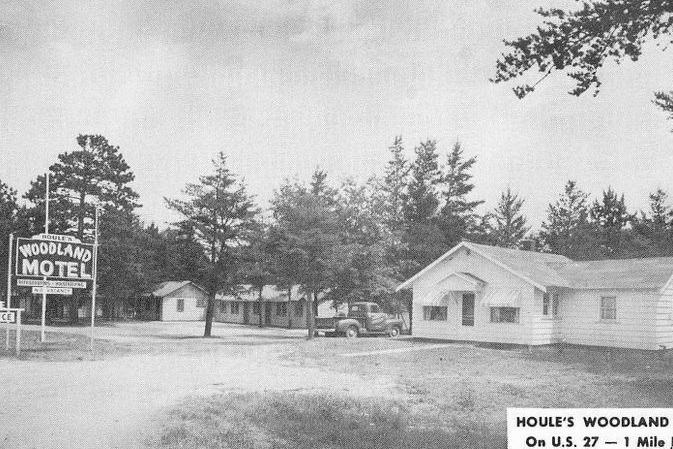 Houles Woodland Motel Grayling Michigan (newer photo)